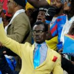 Viral Aksi Suporter Kongo Berdiri Seperti Patung Sepanjang Laga Piala Afrika 2025