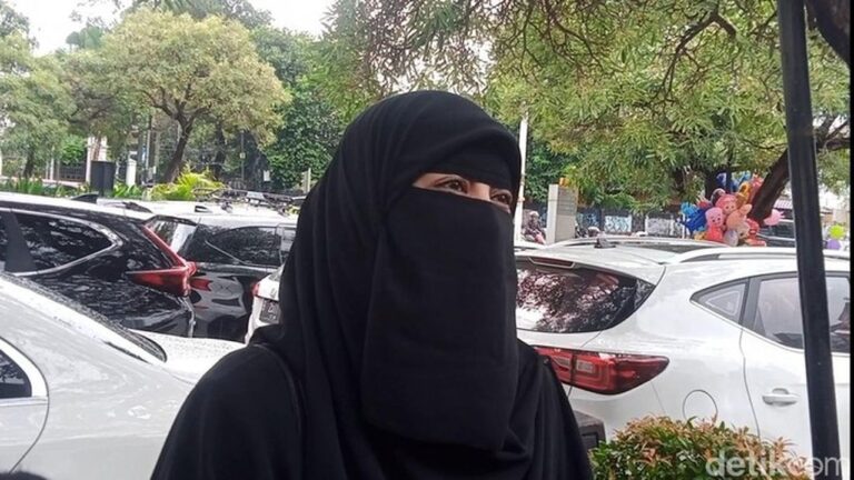 Umi Pipik Ungkap Wardatina Mawa Tetap Berprinsip dengan Cadar Meski Banjir Tawaran Brand Ambassador