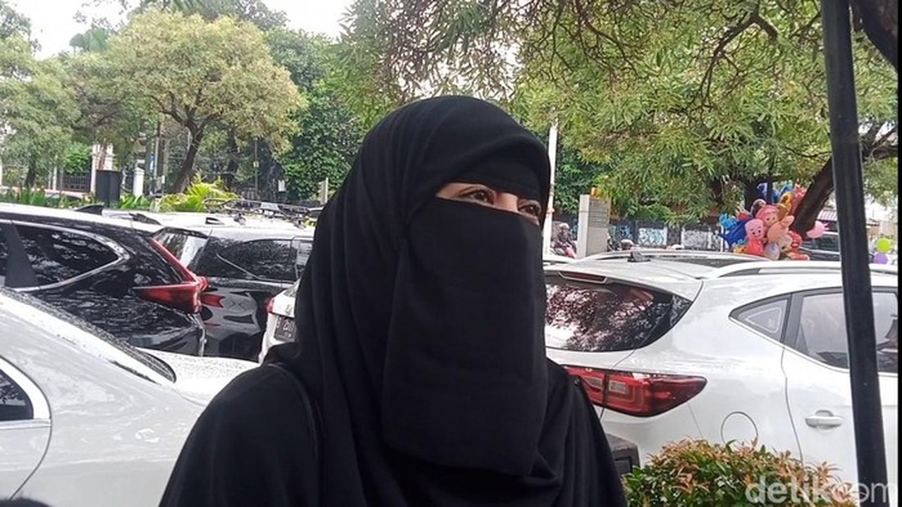 Umi Pipik Ungkap Wardatina Mawa Tetap Berprinsip dengan Cadar Meski Banjir Tawaran Brand Ambassador