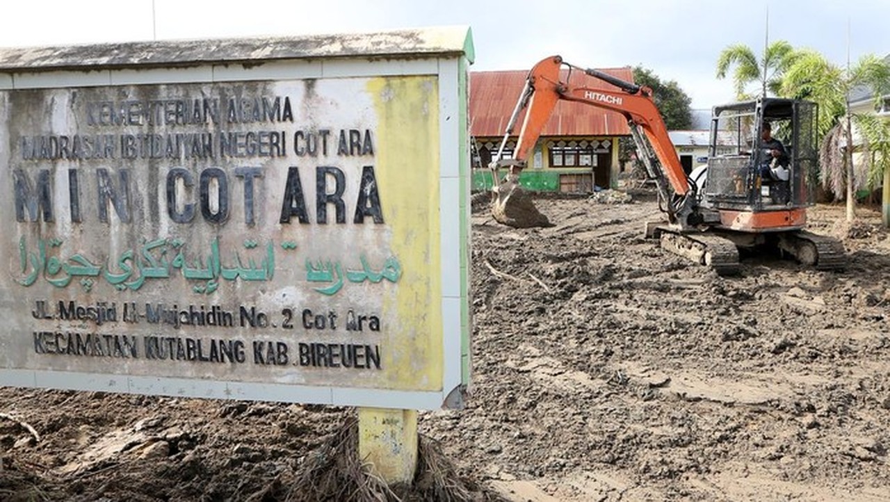 Bencana Sumatera: 1.199 Tewas, 114 Ribu Warga Mengungsi Akibat Banjir dan Longsor