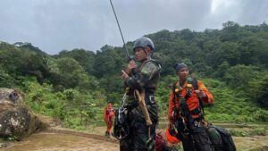 Jenazah Pertama Korban ATR 42-500 Tiba di Maros, Evakuasi Lanjutan ke Makassar