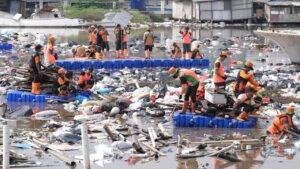 Ratusan Ton Sampah di Muara Baru Jakut, DPRD DKI Desak Sanksi Tegas Pelaku