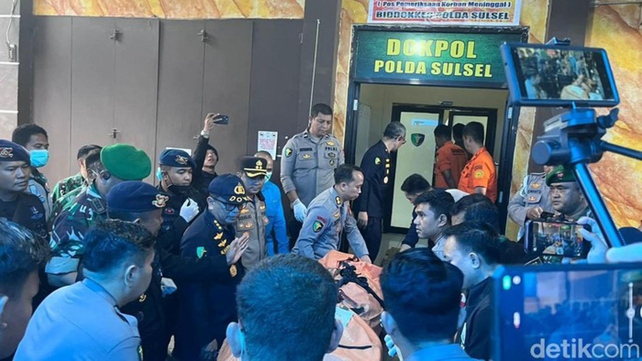 DVI Polda Sulsel Terima 2 Jenazah Korban Kecelakaan Pesawat ATR 42-500 di Makassar