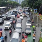 Demo Upah di Jalan Sudirman Sebabkan Kemacetan Parah Arah Senayan