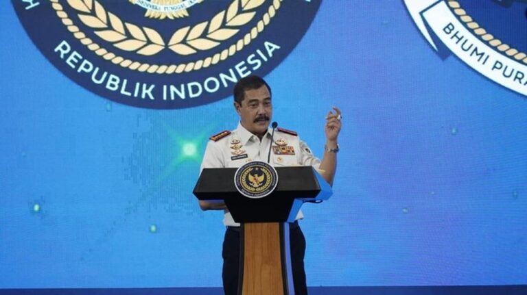 Menteri Agus Andrianto Serahkan 20.000 Bibit Kelapa untuk Dukung Hilirisasi di Tangerang