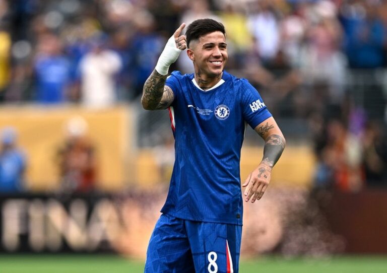 Manajer Chelsea Tanggapi Dingin Rumor Kepindahan Enzo Fernandez ke PSG