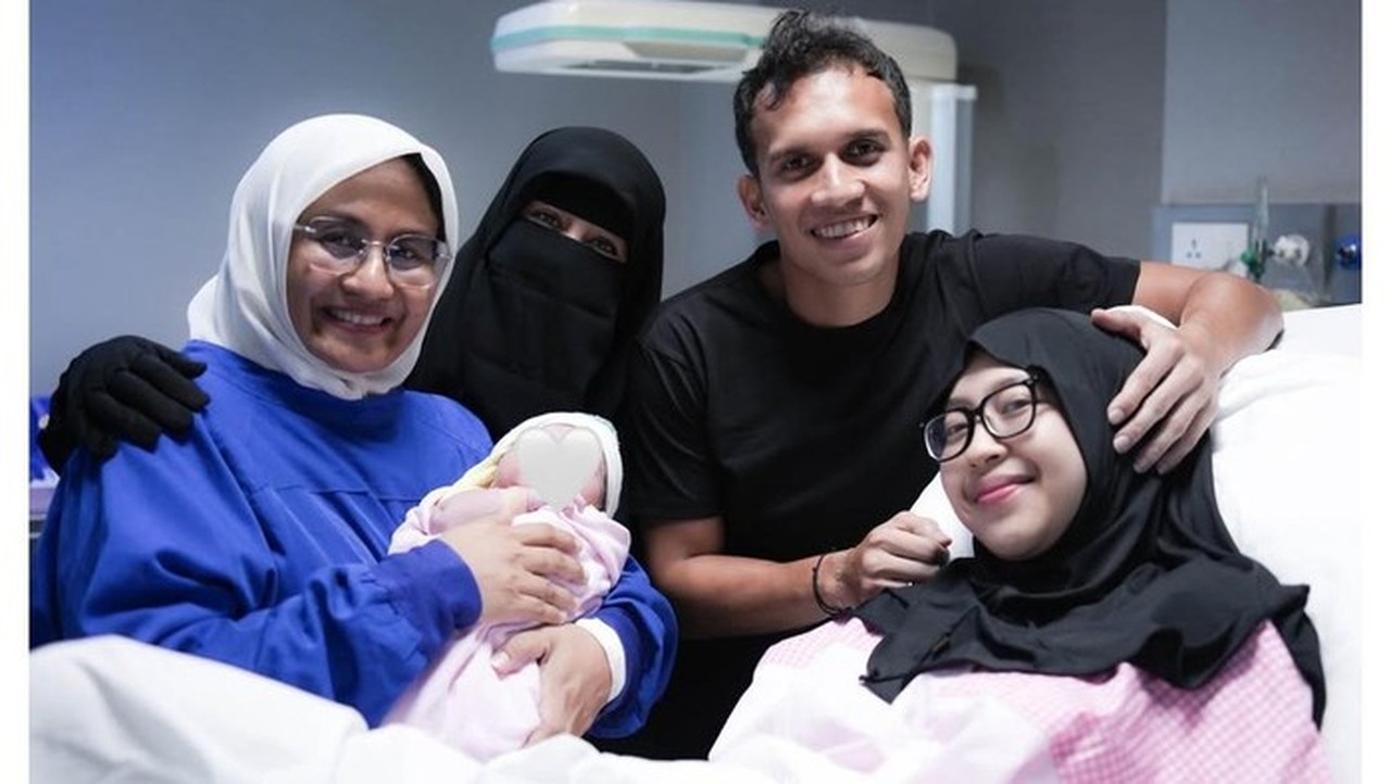 Umi Pipik Ungkap Peran Sigap Egy Maulana Vikri Urus Baby Elara Sejak Persalinan Umi Pipik Ungkap Peran Sigap Egy Maulana Vikri Urus Baby Elara Sejak Persalinan