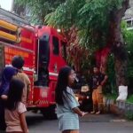 Parkir Liar Hambat Mobil Damkar Padamkan Api di Permukiman Padat Matraman