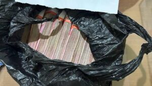 KPK Sita Rp 2,6 Miliar Uang Pemerasan Bupati Pati Sudewo dalam Karung