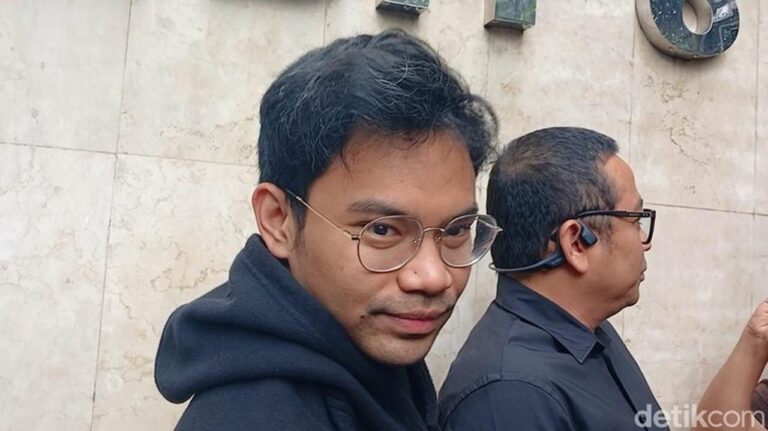Insanul Fahmi Fokus Kembali ke Istri Sah Usai Damai dengan Inara Rusli