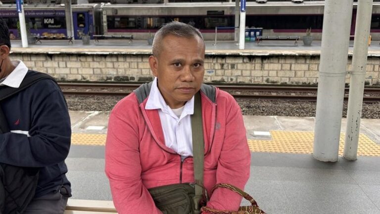 Musim Hujan Datang, Pekerja Jabodetabek Keluhkan Banjir hingga Motor Mogok