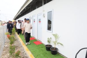 Tito Karnavian Tinjau Huntara Pidie Jaya: “Sangat Layak Huni, Nyaman, dan Lengkap”