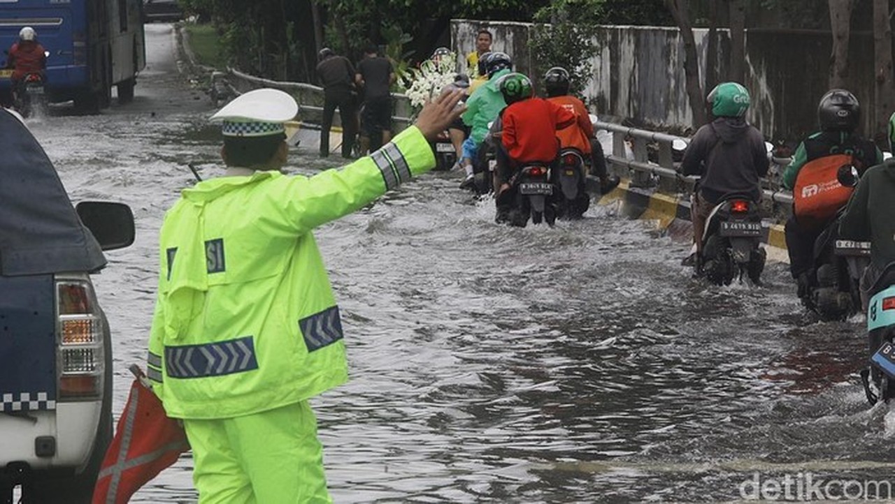 Bina Marga Ungkap Penyebab Flyover Pesing Banjir, Perbaikan Drainase Terus Dilakukan Bina Marga Ungkap Penyebab Flyover Pesing Banjir, Perbaikan Drainase Terus Dilakukan