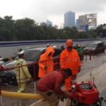 Jalan Satria Raya Grogol Terendam Banjir, Ketinggian Air Mencapai 30 Cm Akibat Hujan Deras