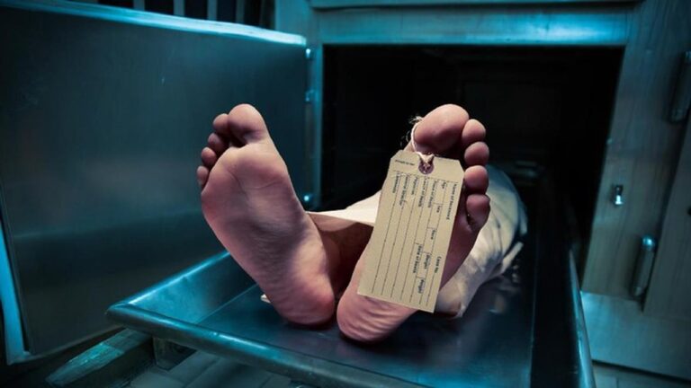 Geger Penemuan Jenazah Pria Tersangkut di Kali Cililitan, Jakarta Timur Geger Penemuan Jenazah Pria Tersangkut di Kali Cililitan, Jakarta Timur