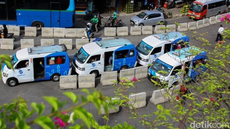 Sopir JakLingko Dipecat Transjakarta Usai Viral Menghina Penumpang