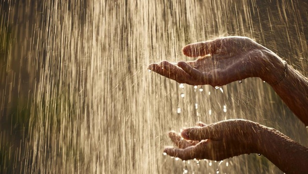 BPBD DKI Jakarta Keluarkan Peringatan Dini Hujan Lebat Disertai Petir Hingga Malam Hari