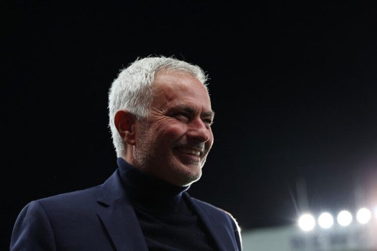 Jose Mourinho Heran, Pelatih Tanpa Sejarah Latih Klub Besar: Sindir Mantan Klub? Jose Mourinho Heran, Pelatih Tanpa Sejarah Latih Klub Besar: Sindir Mantan Klub?