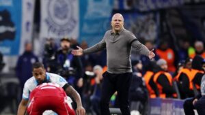 Gerrard ke Slot: Jangan Keluhkan Lawan Bertahan, Cari Solusi Menang!