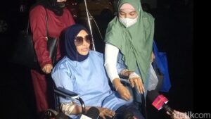 Doktif Penuhi Panggilan Polisi dengan Kursi Roda, Ungkap Stres Memikirkan Richard Lee