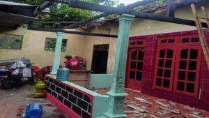 Kemensos Salurkan Bantuan Logistik untuk Korban Puting Beliung di Karanganyar, Jateng