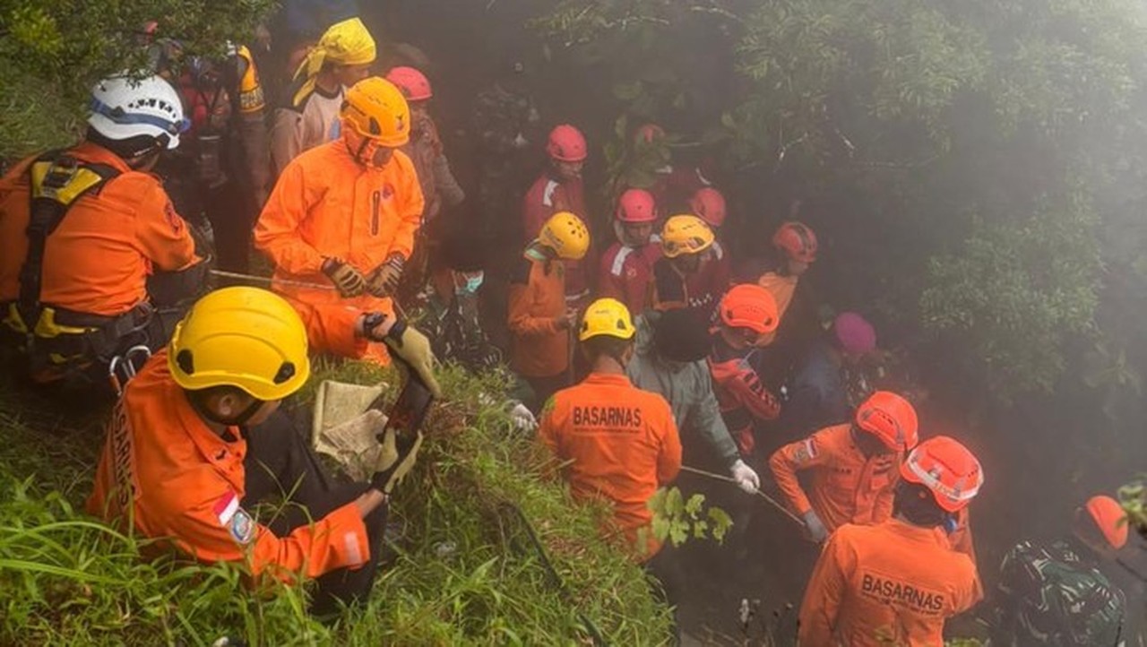 Lima Jenazah Korban Pesawat ATR Dievakuasi Udara dari Gunung Bulusaraung Besok Pagi