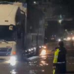 Banjir 60 Cm Lumpuhkan Jalan Daan Mogot Jakarta Barat, Pengendara Dialihkan