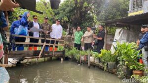 Gubernur Anies Cek Penyebab Banjir Jakut, Normalisasi Kali Cakung Lama Jadi Prioritas Utama