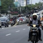 Flyover Pesing: Kawasan Rawan Kecelakaan Kini Dilanda Banjir Akibat Saluran Tersumbat