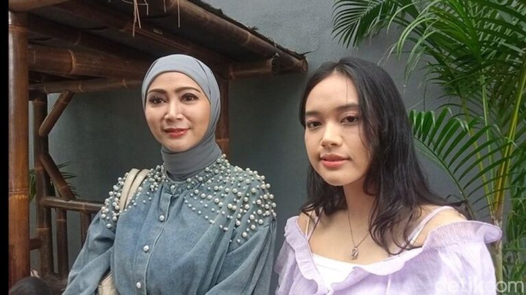 Ira Swara Ungkap Bantuan Rp 50 Juta dari Raffi Ahmad Saat Ekonomi Keluarga Terpuruk Ira Swara Ungkap Bantuan Rp 50 Juta dari Raffi Ahmad Saat Ekonomi Keluarga Terpuruk