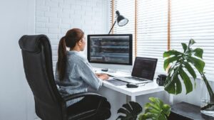 Jakarta Terapkan WFH bagi ASN dan Pegawai Swasta Akibat Cuaca Ekstrem, Simak Aturannya