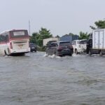 Sungai Ciujung Meluap, Banjir Genangi Tol Jakarta-Merak Km 50