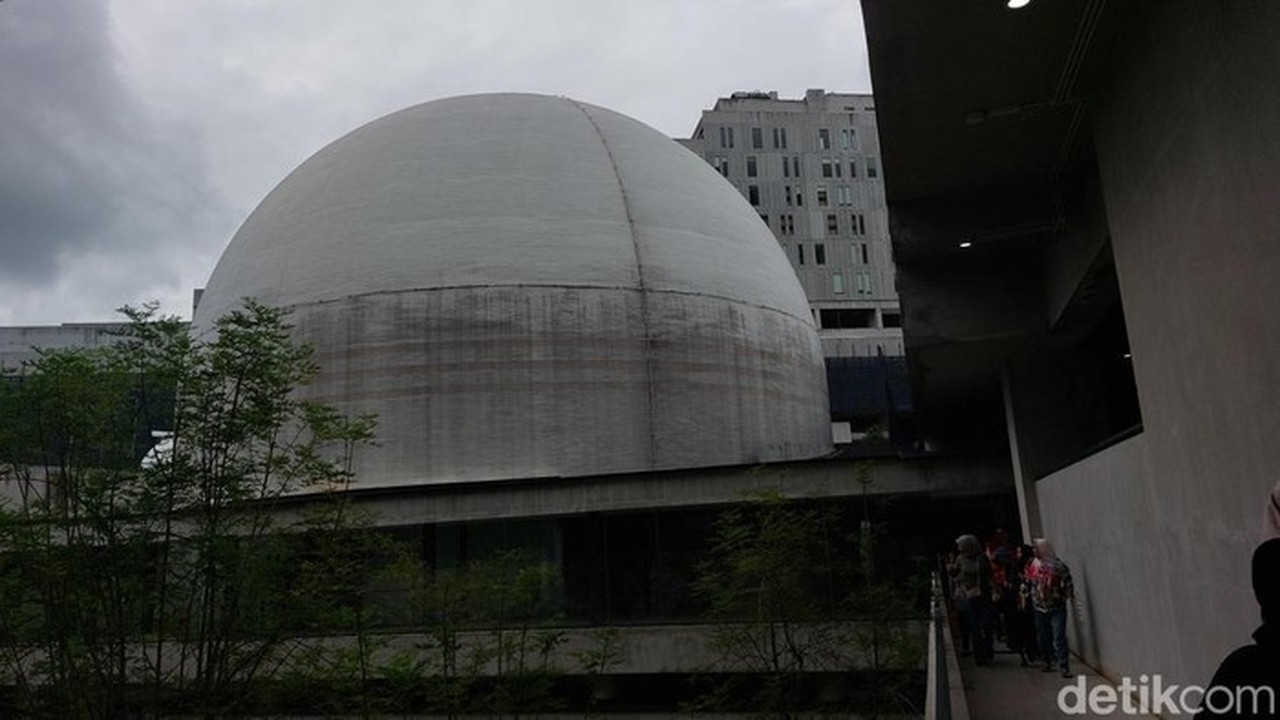 Antusiasme Tinggi, Tiket Teater Bintang Planetarium Jakarta Ludes Terjual Sepekan Penuh Antusiasme Tinggi, Tiket Teater Bintang Planetarium Jakarta Ludes Terjual Sepekan Penuh