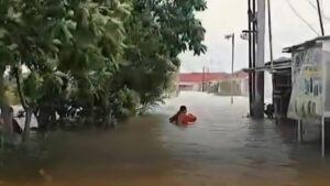 Banjir 2 Meter Rendam Desa Sukamekar Bekasi, 3.000 KK Terpaksa Mengungsi