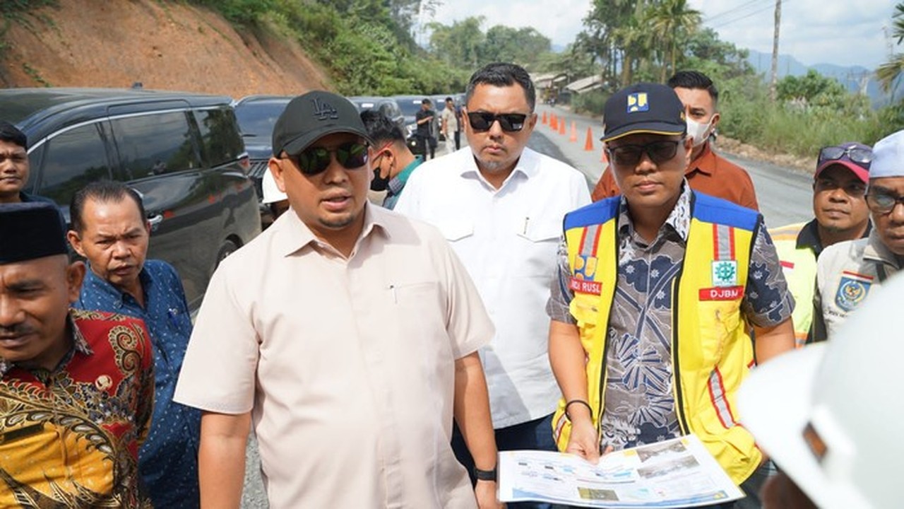 Andre Rosiade Tinjau Proyek Jalan Payakumbuh-Sitangkai, Target Rampung Juli 2026