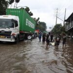 Banjir Jakarta: 121 RT dan 16 Ruas Jalan Masih Tergenang Akibat Hujan Deras