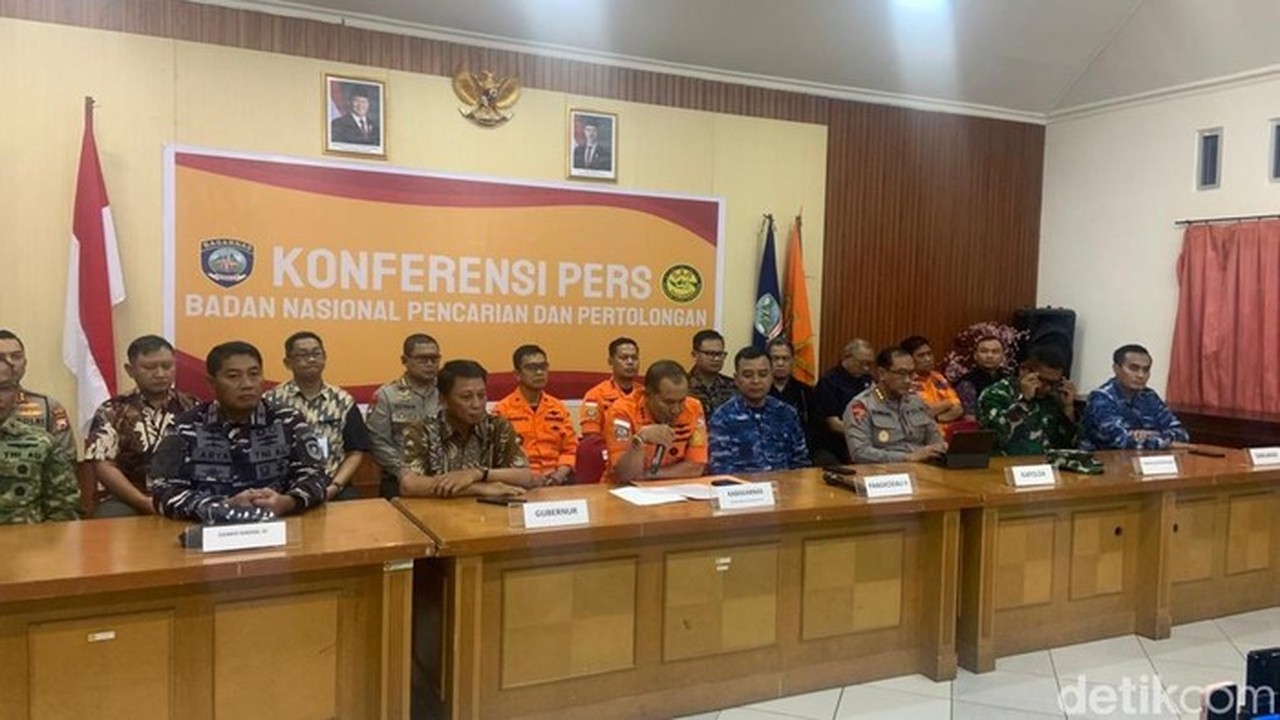 Basarnas Hanya Evakuasi Komponen Penting Pesawat ATR 42-500 untuk Investigasi KNKT