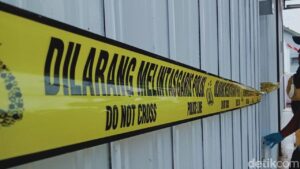 Tembok GOR Kemayoran Roboh, 11 Motor Terjebak Reruntuhan di Jakarta Pusat