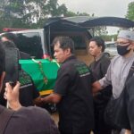 Ayah Lula Lahfah Minta Maaf di Pemakaman, Kekasih Reza Arap Hadir