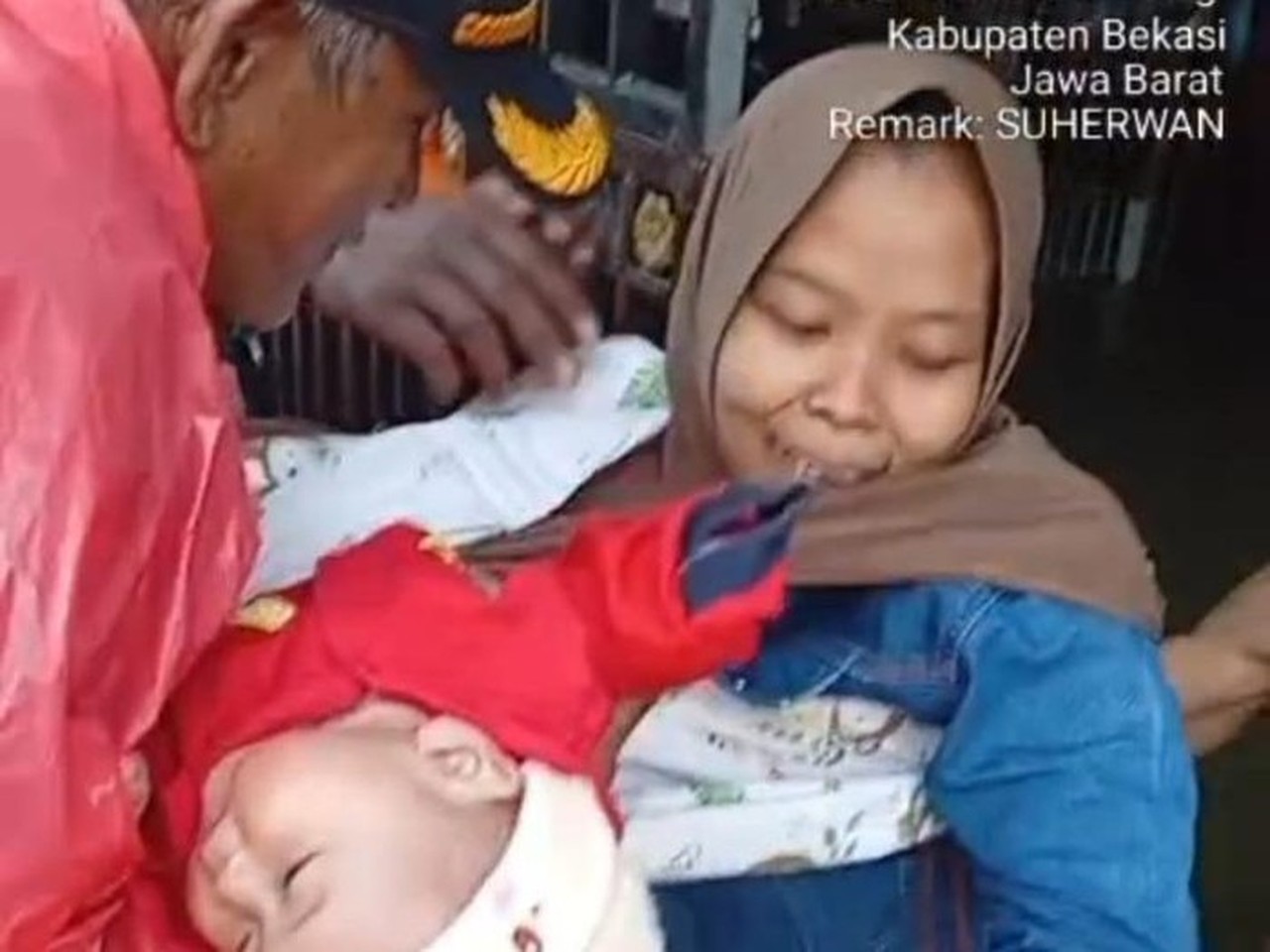 Banjir 1,5 Meter Rendam Perumahan Subsidi Sukamekar Bekasi, Balita Dievakuasi