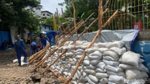 Tanggul Jebol Picu Banjir Sepinggang di Petogogan, Warga Sebut Tak Parah Jika Tak Ada Kejadian Itu