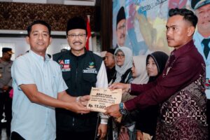 Mensos Gus Ipul Serahkan Santunan Duka Rp 4 Miliar untuk Korban Banjir Aceh Utara