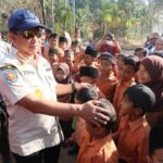 Tinjau SD Terdampak Banjir, Tito Karnavian Pastikan Kebut Pemulihan Sekolah Pascabencana