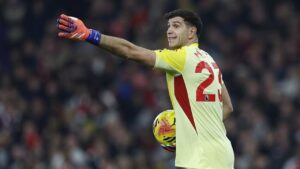 Inter Milan Bidik Emiliano Martinez, Yann Sommer Terancam Diganti Musim Depan