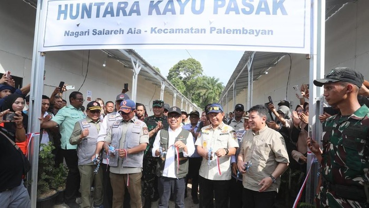 Resmikan Huntara di Agam, Tito Karnavian Pastikan Percepatan Bantuan dan Validasi Data Korban Bencana Resmikan Huntara di Agam, Tito Karnavian Pastikan Percepatan Bantuan dan Validasi Data Korban Bencana