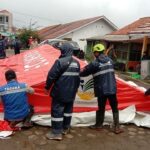 Kemensos Salurkan Bantuan Logistik untuk Korban Longsor Bandung Barat yang Menelan Korban Jiwa