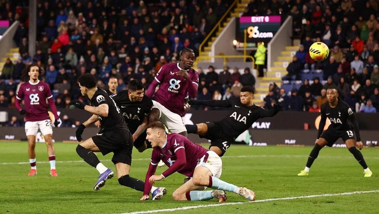 Imbang 2-2 Lawan Burnley, Tottenham Hotspur Gagal Raih Poin Penuh di Turf Moor