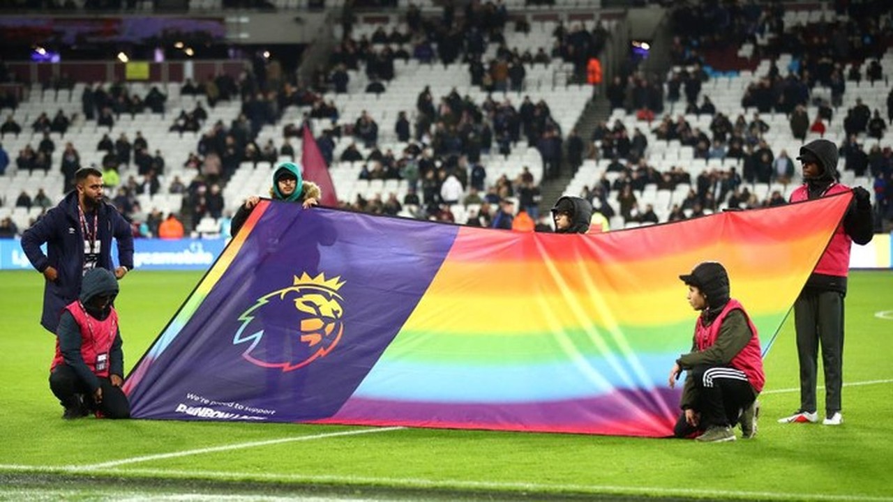 Premier League Pertimbangkan Bola Pelangi Dukung Kampanye Inklusif LGBTQ+ Februari 2026
