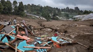 Longsor Cisarua: 10 Kantong Jenazah Ditemukan, 6 Teridentifikasi, 71 Masih Hilang