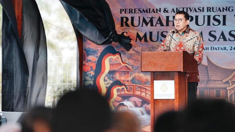 Fadli Zon Resmikan Rumah Puisi Taufiq Ismail yang Kini Menjadi Museum Sastra Indonesia